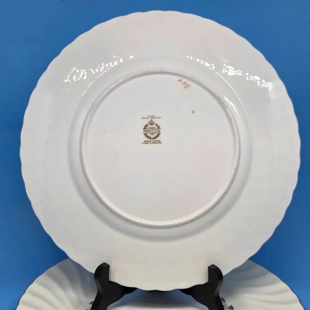 Minton Cheviot Gold Laurel Wreath 10 1/2